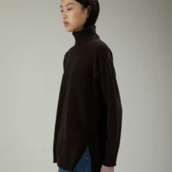 Maglia dolcevita in lana e cashmere con spacchi laterali - Thumbnail Image 3
