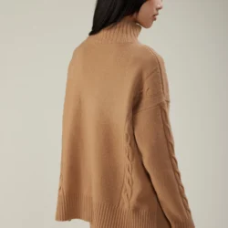 Maglia a collo alto in lana con lavorazione a trecce verticali e spacchi laterali - Thumbnail Image 3
