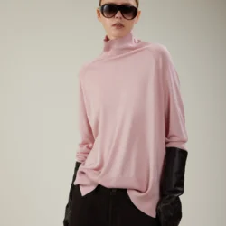Maglia a collo alto in seta e cashmere con maniche raglan e spacchi laterali - Thumbnail Image 1