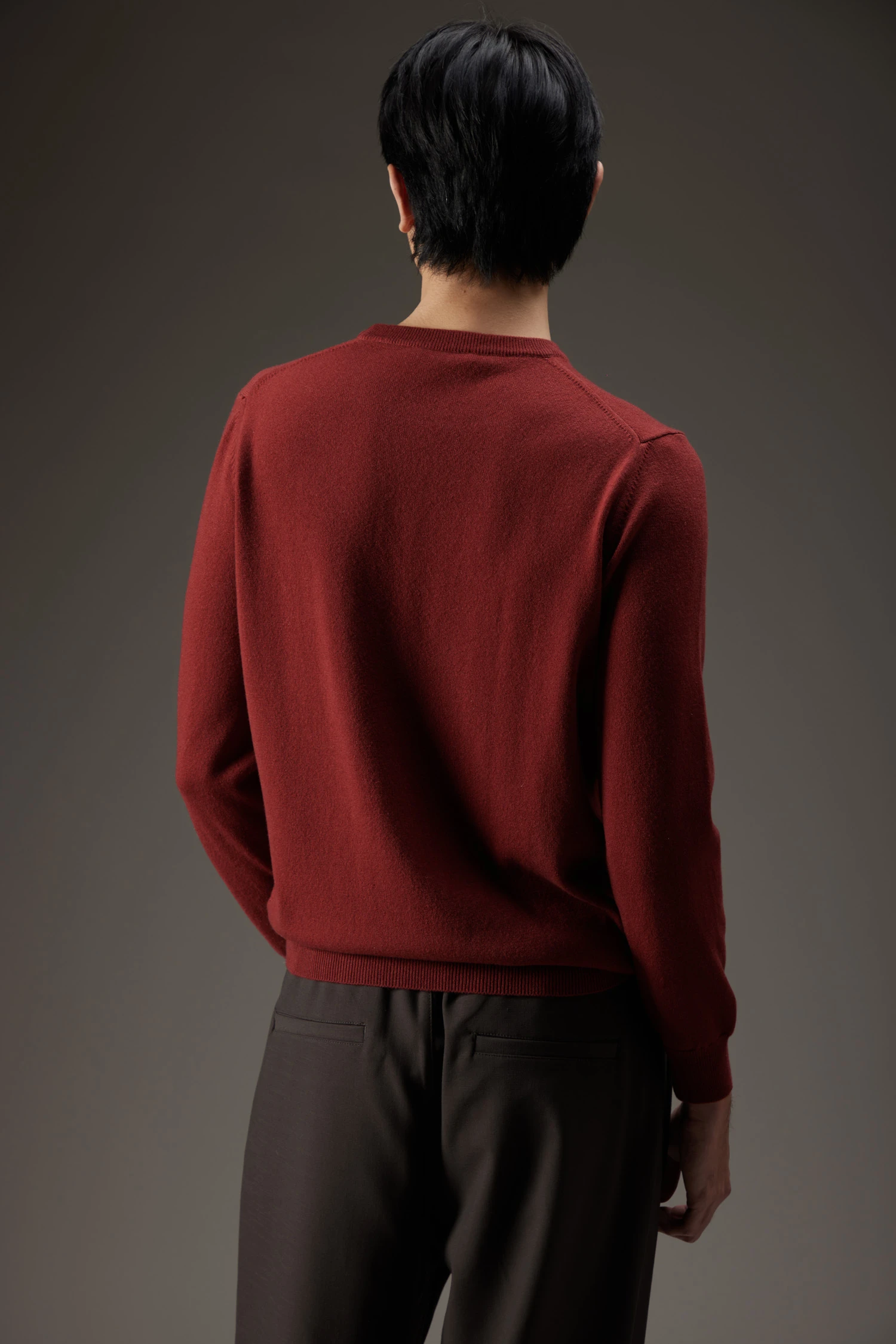 Maglia girocollo in lana e cashmere - immagine 3