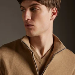 Maglia a collo alto in lana con zip e dettagli a contrasto - Thumbnail Image 2