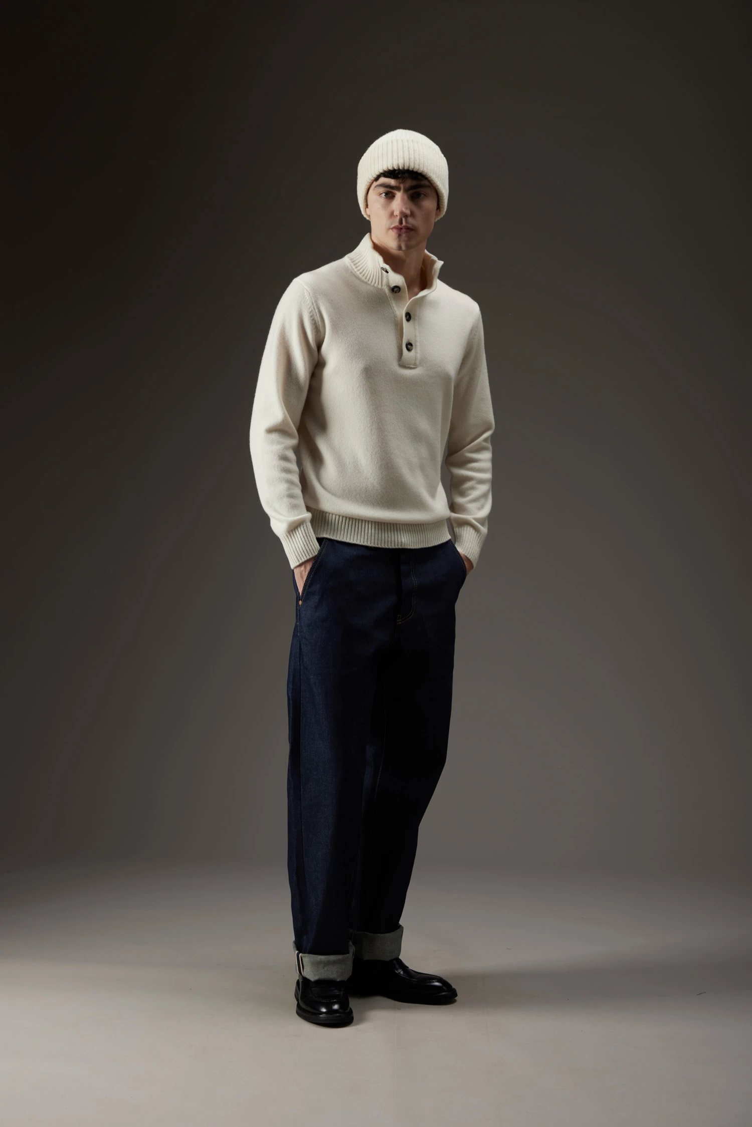 Maglione collo alto in cashmere con bottoni - immagine 1
