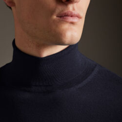 Maglia dolcevita in lana merino extrafine - Thumbnail Image 2